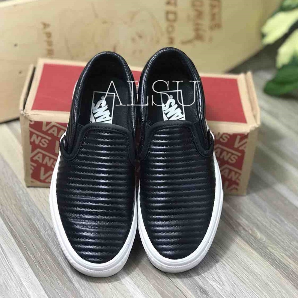 NWT VANS Classic Slip On Moto Leather Black Kid’s - Picture 7 of 8